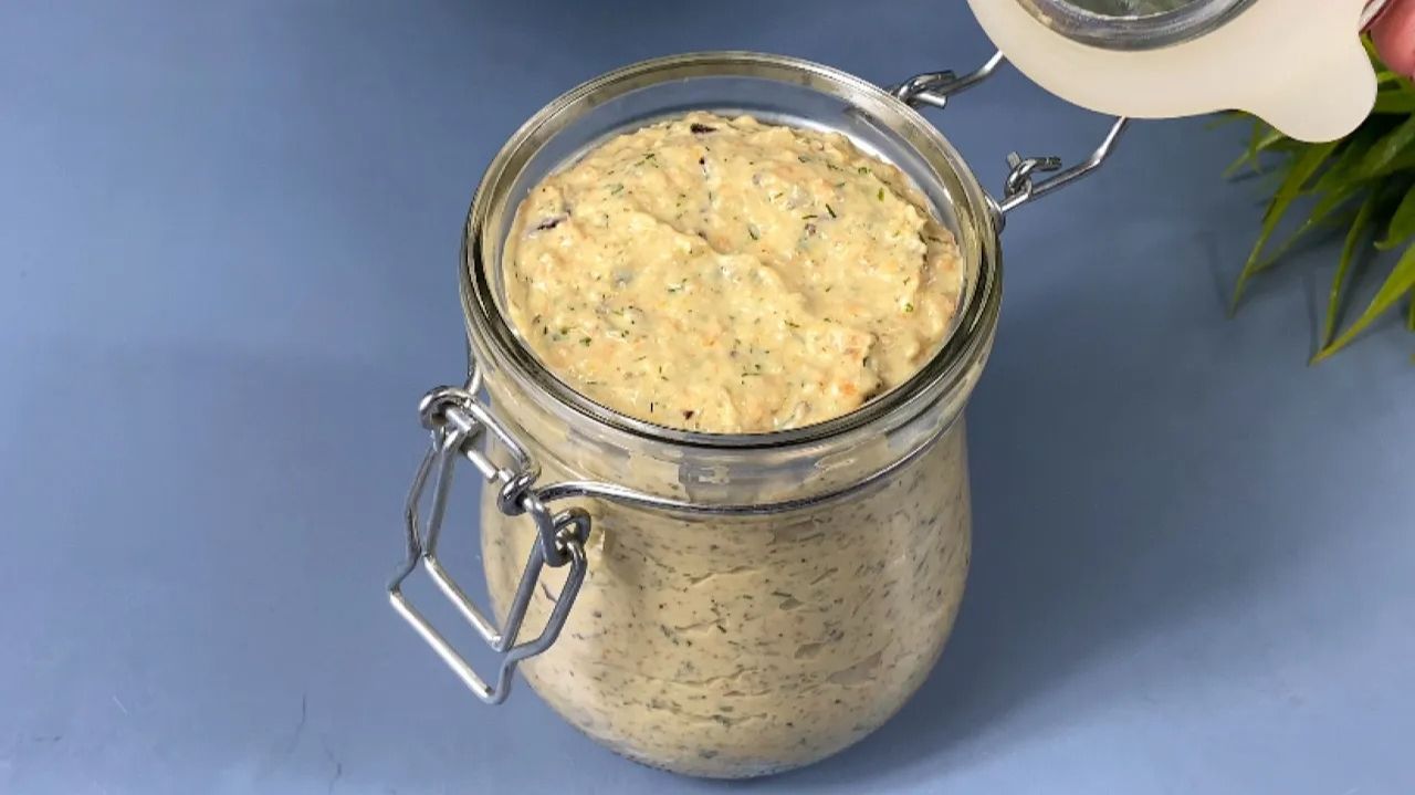 Зачем я только это ПОПРОБОВАЛА! Мажу на ХЛЕБ, ем и не могу ОСТАНОВИТЬСЯ! Ну очень ВКУСНО! смотреть онлайн