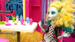 Игры в куклы Барби. Хэллоуин вечеринка у Барби. Влог Барби