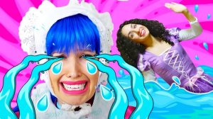 Вредная Принцесса ПЛАЧЕТ и устроила КРИК на кухне!😭 Что же случилось? 👑🍽️