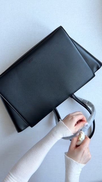 У каждой девушки должна быть та самая черная сумка 🖤 Арт. сумки на WB: #446670724 смотреть онлайн