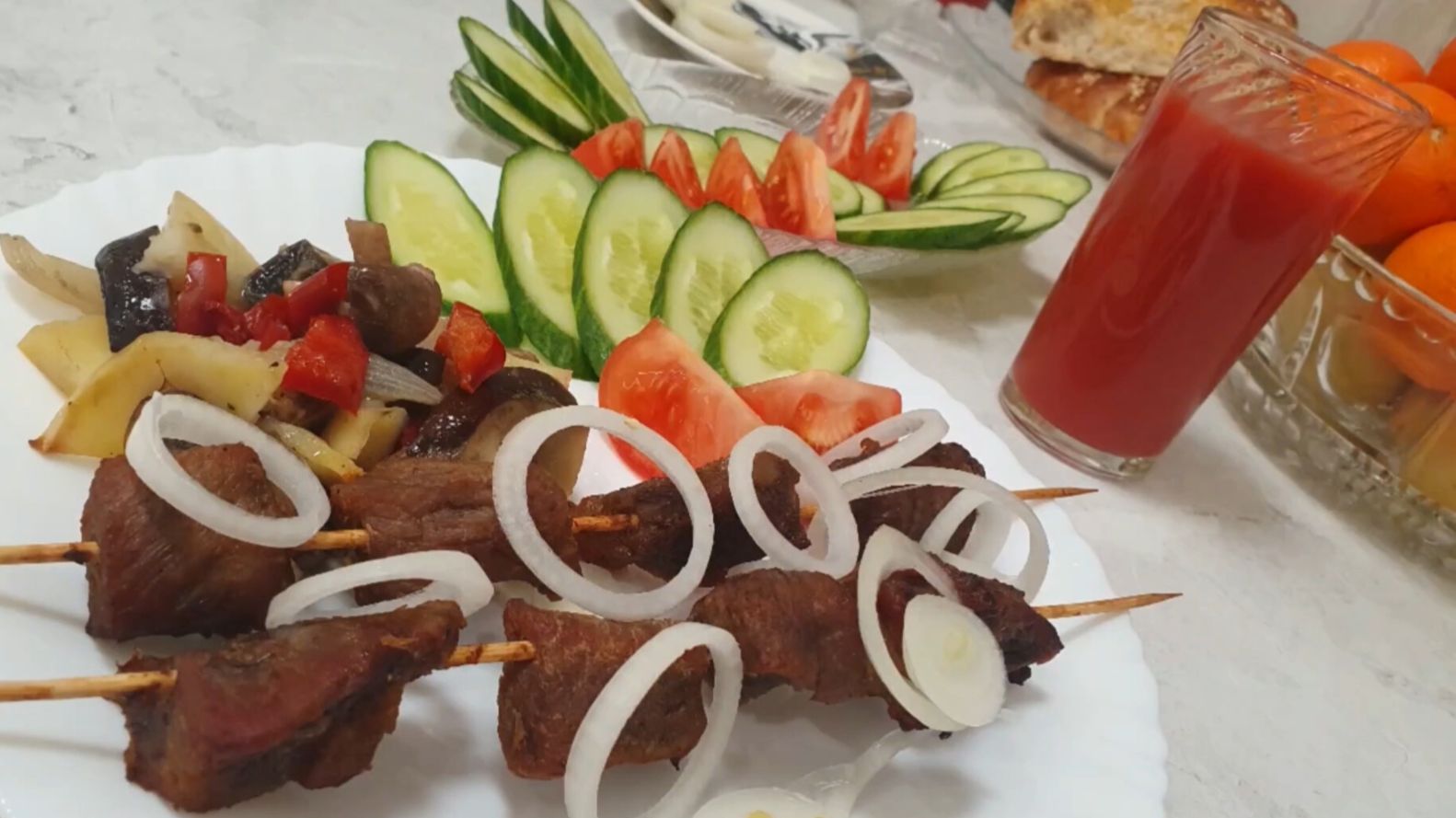 Готовим шашлык из говядины в духовке (на шпажках). Вкусно, очень вкусно! смотреть онлайн