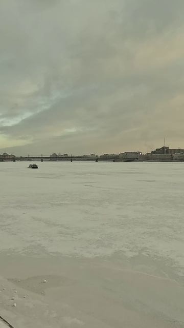 Прогулка по льду Невы смотреть онлайн