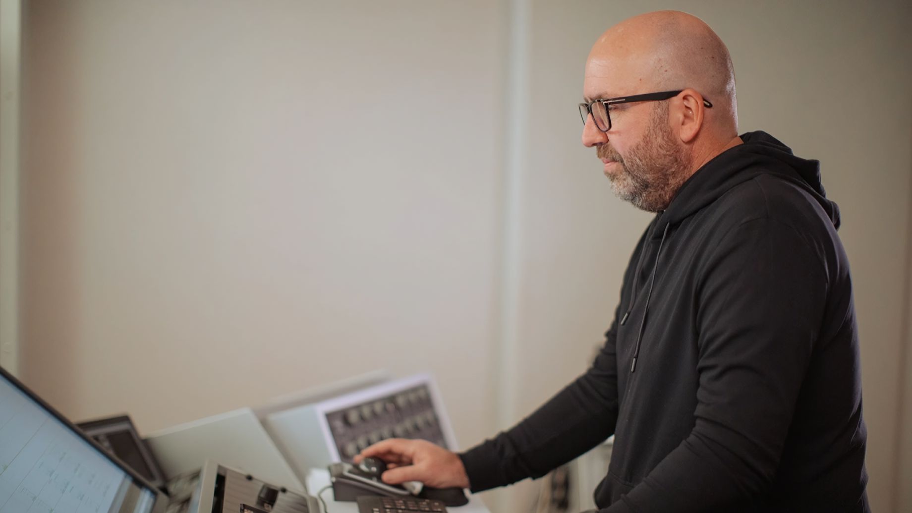 02. Vinyl vs Streaming Dynamics, Mix vs Reference, Loudness Issues, Platform Levels and Genre смотреть онлайн