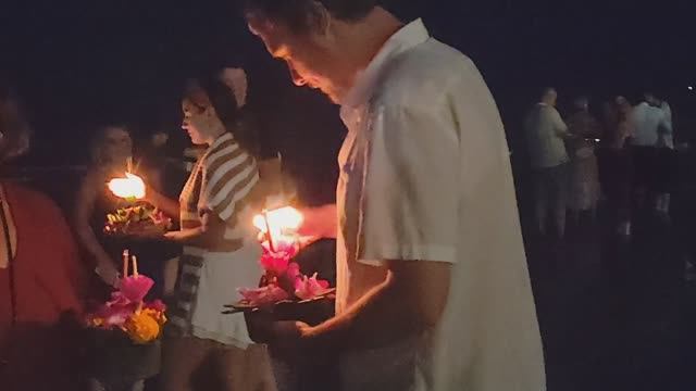 Гл.12 Очень красивый праздник Лои Кратонг на Ко Чанге пляж Клонг Прао