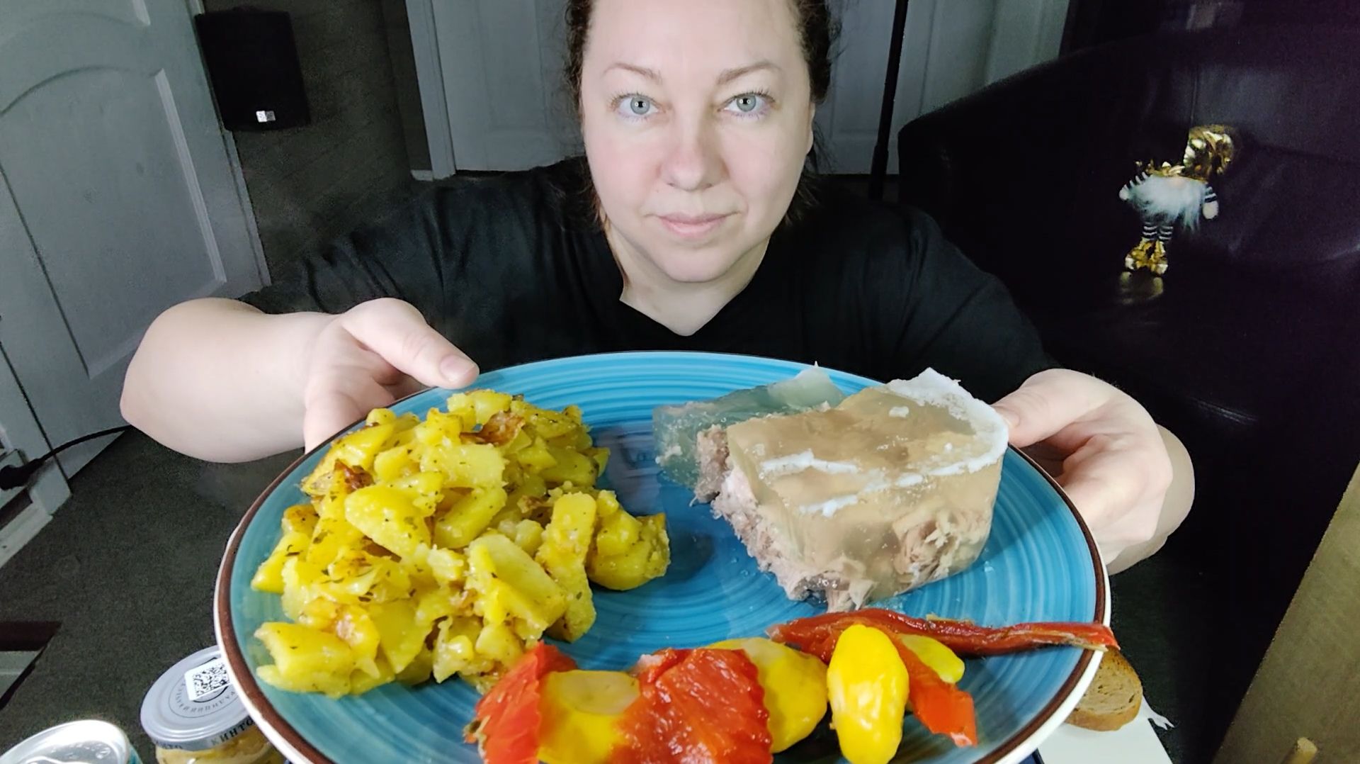 Мукбанг Жареная картошка с холодцом и горчичкой! смотреть онлайн