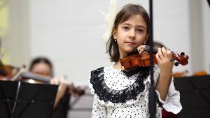 Магомедова Ясмина 7 лет, 1 класс - Р. Шуман Марш