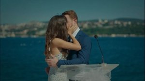 Эда поцелова у все на глазах Серкана 😳