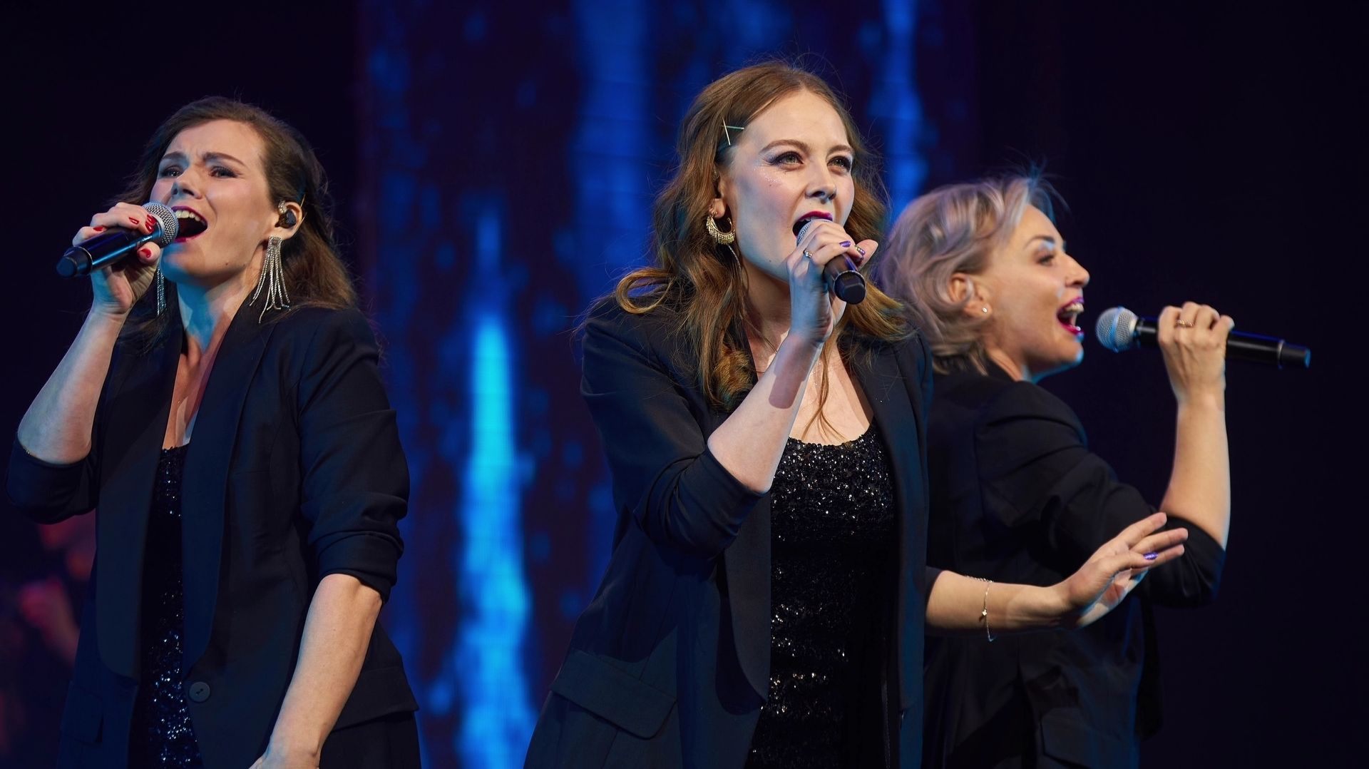 Участницы ансамбля русской песни «Млада» споют «Всё о любви» смотреть онлайн