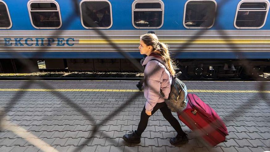 Евродепутат выступила против новой волны миграции украинцев в Польшу смотреть онлайн