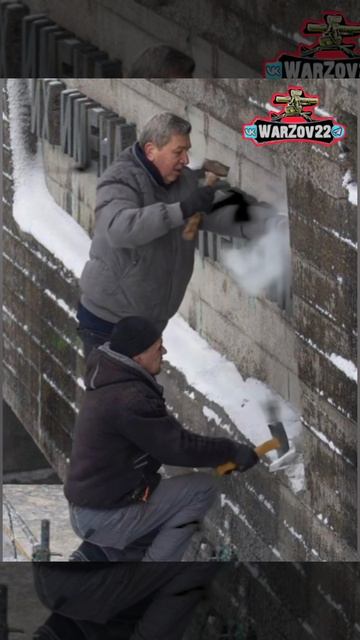 СМИ рапортуют: «В Киеве у «Родины-матери» демонтировали надпись на русском. смотреть онлайн