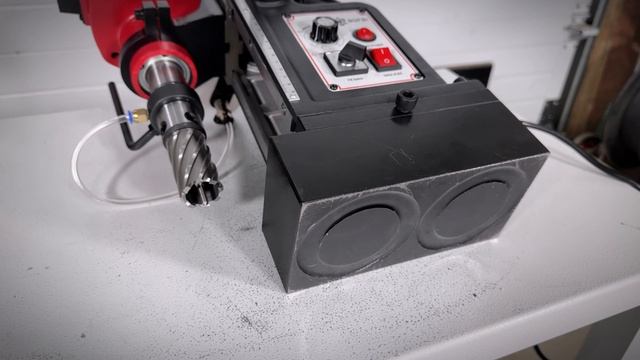 Магнитный сверлильный станок AURA MCM-40 смотреть онлайн