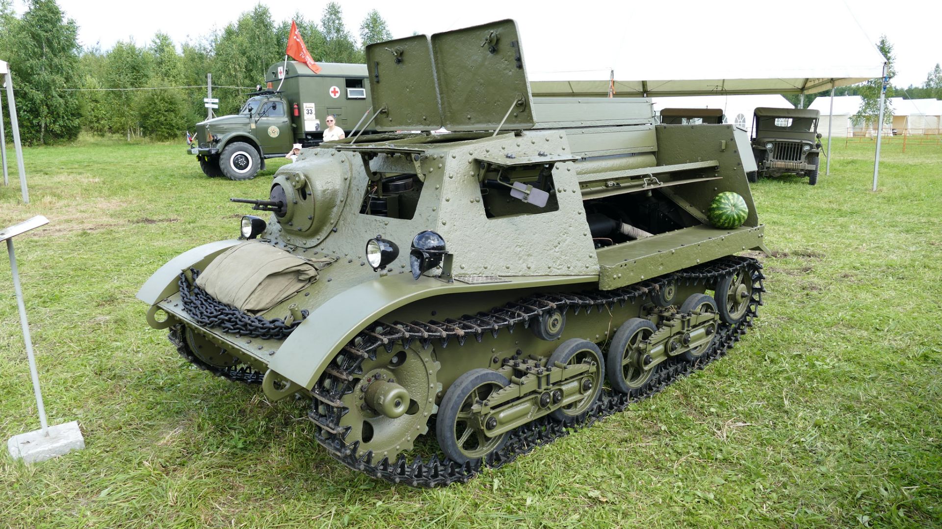 Артиллерийский тягач «Комсомолец» на слете «Моторы Войны», 8 августа 2022