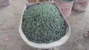 Стеклянные шарики из битого стекла. Пакистан