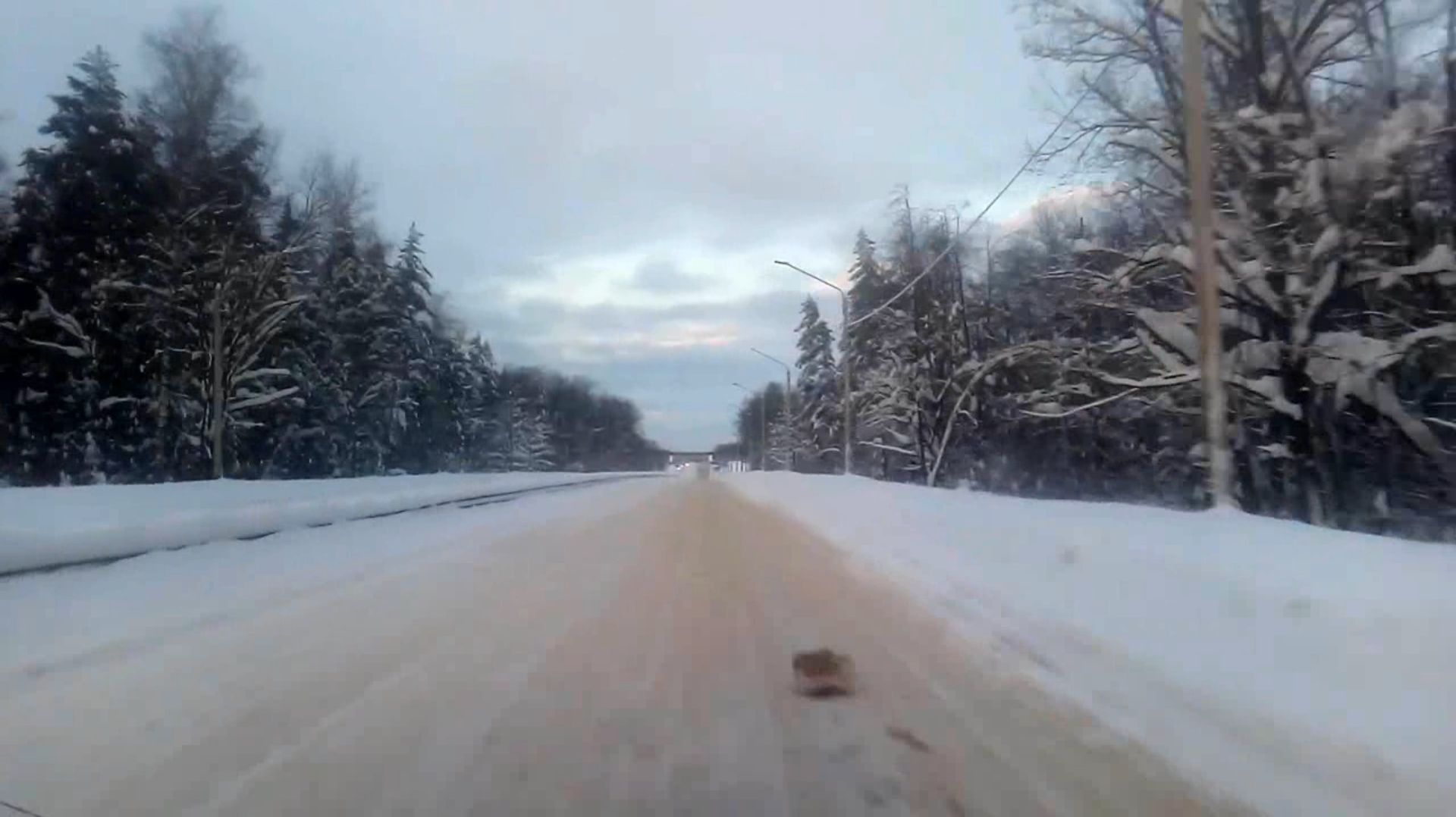Трасса М-7 после снежных циклонов около города Вязники утром 30.01.2026 смотреть онлайн