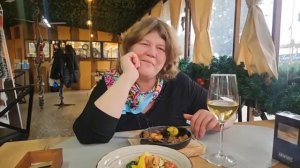 Меня Валя устроила на работу.