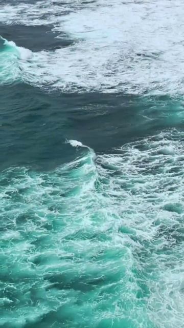 Виды у храма Улувату на Бали🏝️🌊 смотреть онлайн