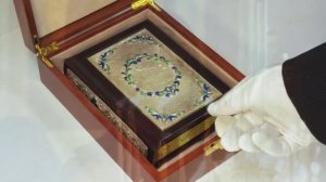 Православный молитвослов. Подарочный вариант в кожаном переплете и шкатулке из дерева.