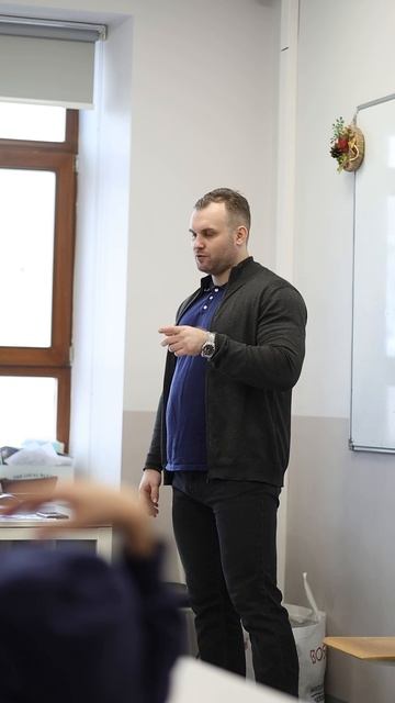  В школе проходят уроки ОБЗР для учеников 8-10 классов