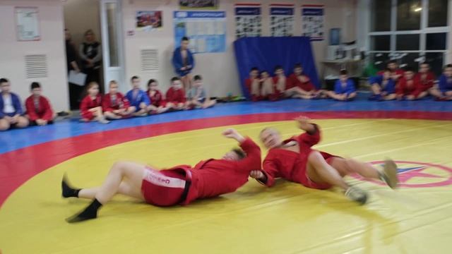 Свыше 30 ветеранов самбо Нижегородской области стали участниками мастер-класса памяти В. Шикунова смотреть онлайн