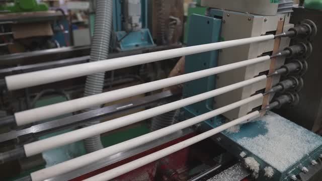 Процесс изготовления бильярдного кия. Бильярдные кии пользуются популярностью у игроков в бильярд смотреть онлайн