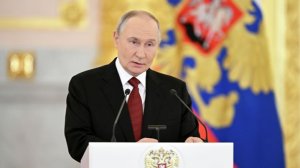 Путин поручил ЦБ и кабмину утвердить планы IPO и SPO компаний РФ с госучастием
