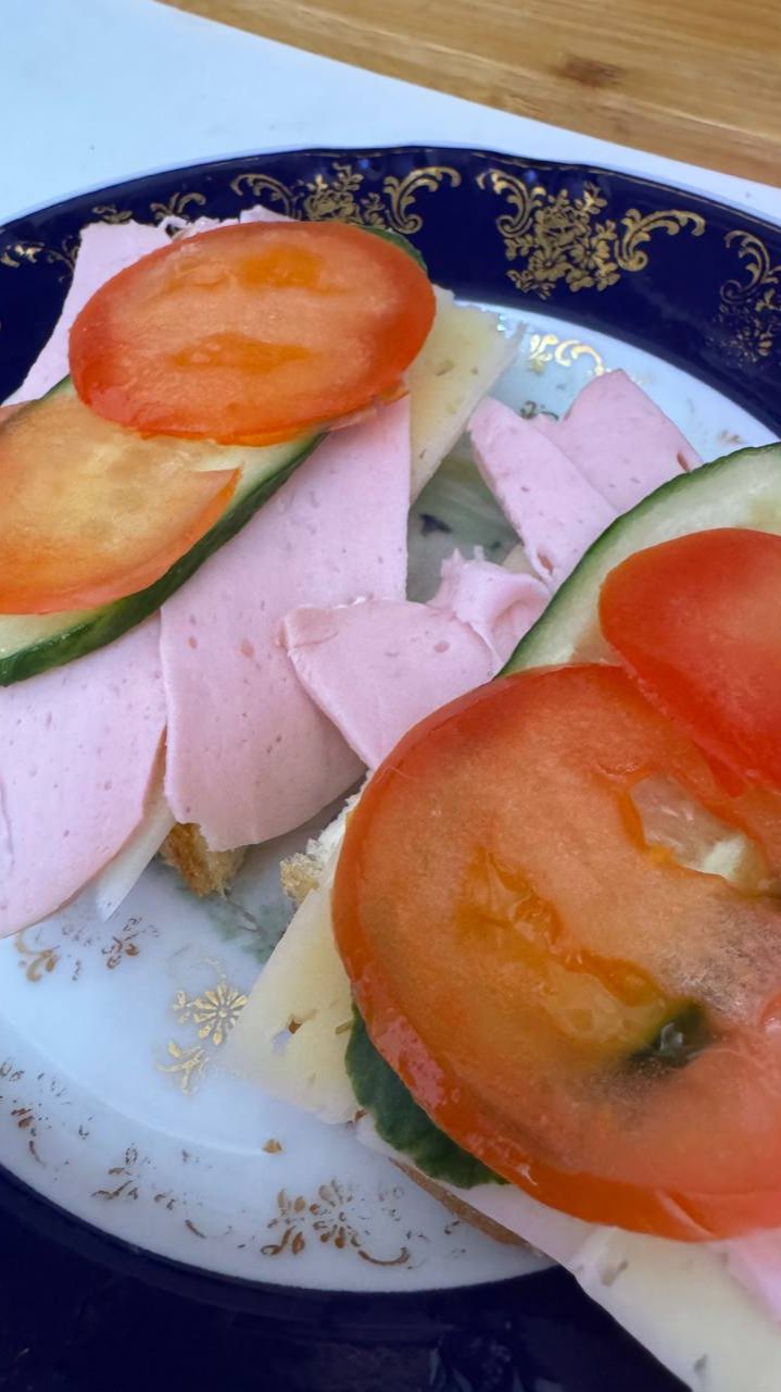 Бутербродный завтрак.