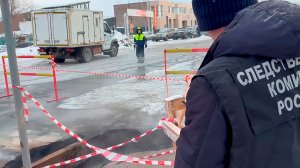 Два студента провалились в яму с кипятком у пешеходного перехода в Оренбурге