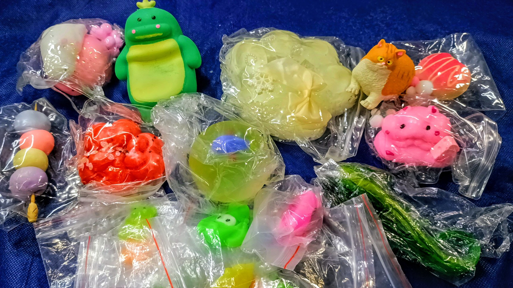 АСМР СКВИШИ лапки ✨ ТАБА СКВИШИ 🫶🏻 режу СКВИШИ ✨ звуки АСМР сквишей и антистрессов 🤗 смотреть онлайн