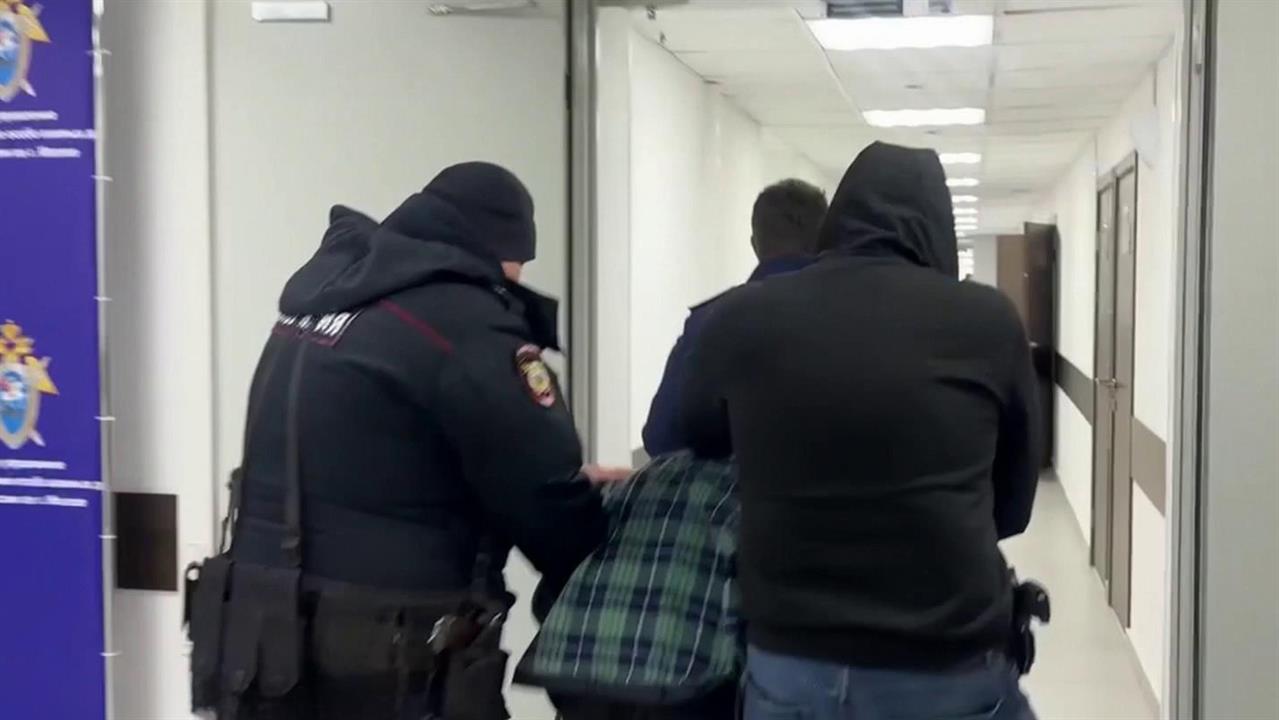 По всей стране задержаны 14 человек, которые обеспечивали работу SIM-боксов смотреть онлайн