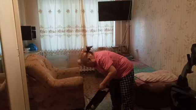 Разобралась с пылесосом 😅✌️ смотреть онлайн