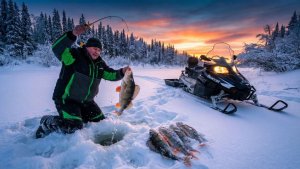 Рыбалка на озере в новом году. Нашёл клёвое место. Пока глухозимья нету, ловим рыбы!