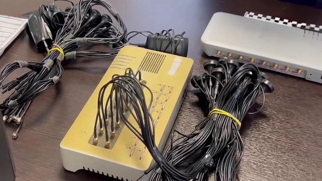 Москве и ряде других регионов накрыли сеть операторов сим-боксов смотреть онлайн