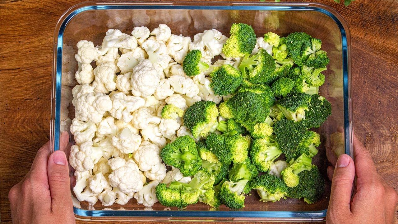 Вкуснейшая Запеканка из Цветной капусты, Брокколи и курицы, под вкусным соусом! Супер рецепт! смотреть онлайн