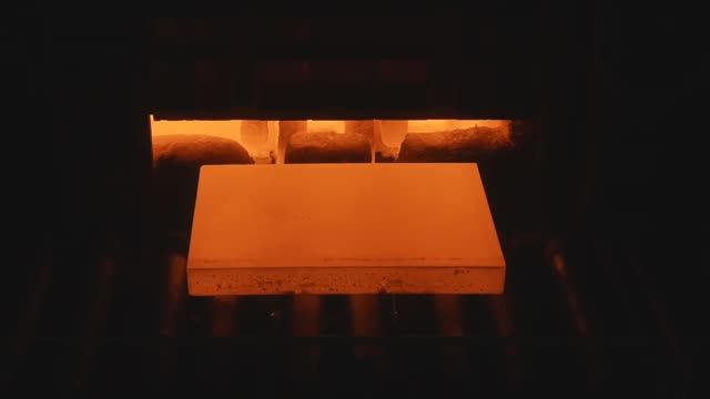 Процесс массового производства толстых стальных листов. Японский производитель стали. смотреть онлайн