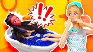 СРОЧНО!😱 Блогер Кайли опаздывает! 🎀👗 Барби спасает выступление модным платьем