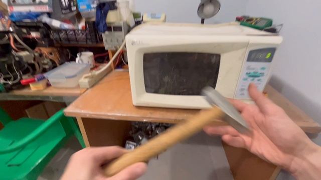 Микроволновка искрит. Ударный ремонт от мастера смотреть онлайн