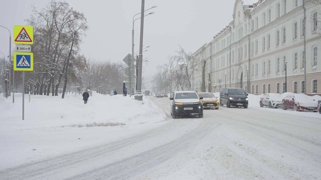 За счет чего Атом с заднеприводной компоновкой сохраняет управляемость в любую погоду смотреть онлайн