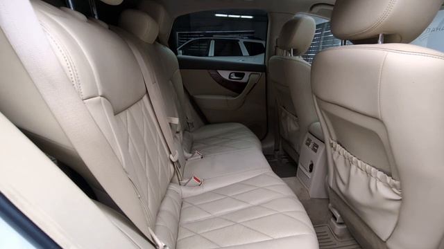 Infiniti QX70 3.7 AT (333 л.с.) 4WD смотреть онлайн