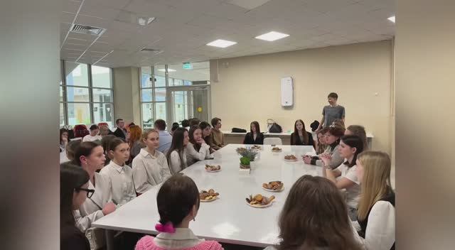 Встреча поколений: студенты-педагоги посетили школьников и ответили на главные вопросы смотреть онлайн