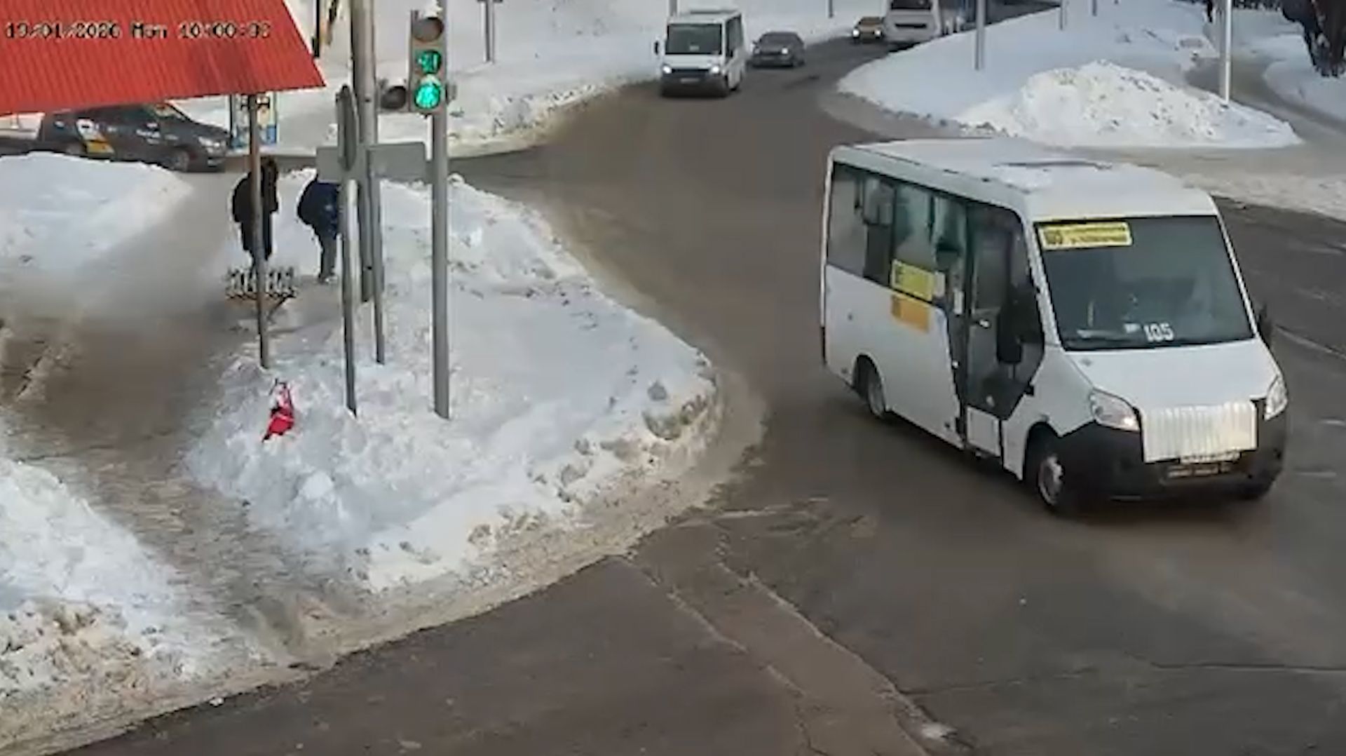 Ни прокуратура, ни чиновники не помогли. Транспортный произвол в Саратове продолжается смотреть онлайн