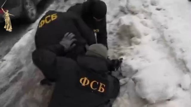 Задержанный в Петербурге украинский агент планировал застрелить российского военного. смотреть онлайн