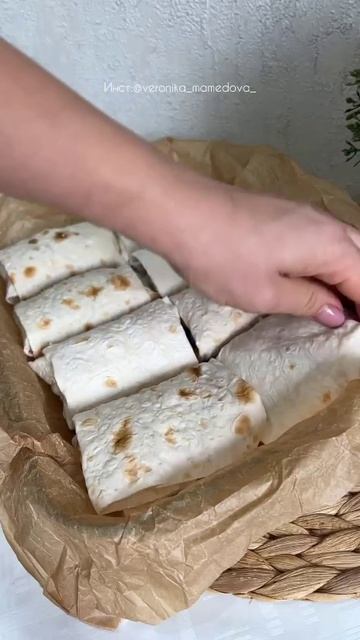 Лаваш запеченный в духовке с начинкой
