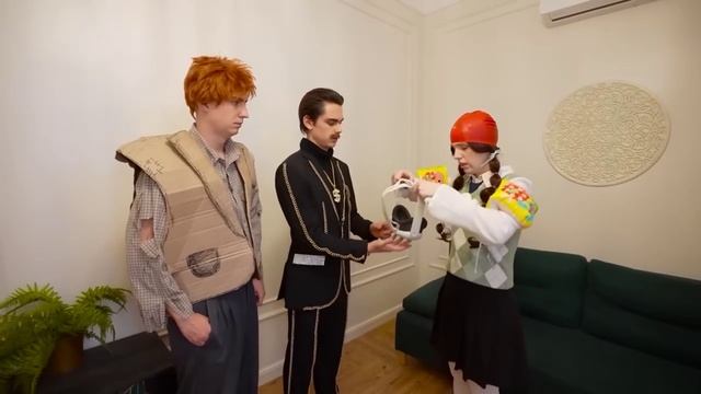 Ультра БОГАТЫЙ vs Ультра БЕДНЫЙ ТЕЛОХРАНИТЕЛЬ ! смотреть онлайн