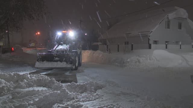 Уборка снега в поселках смотреть онлайн