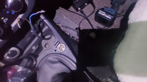 тумблер на штекер лампы топливного бака