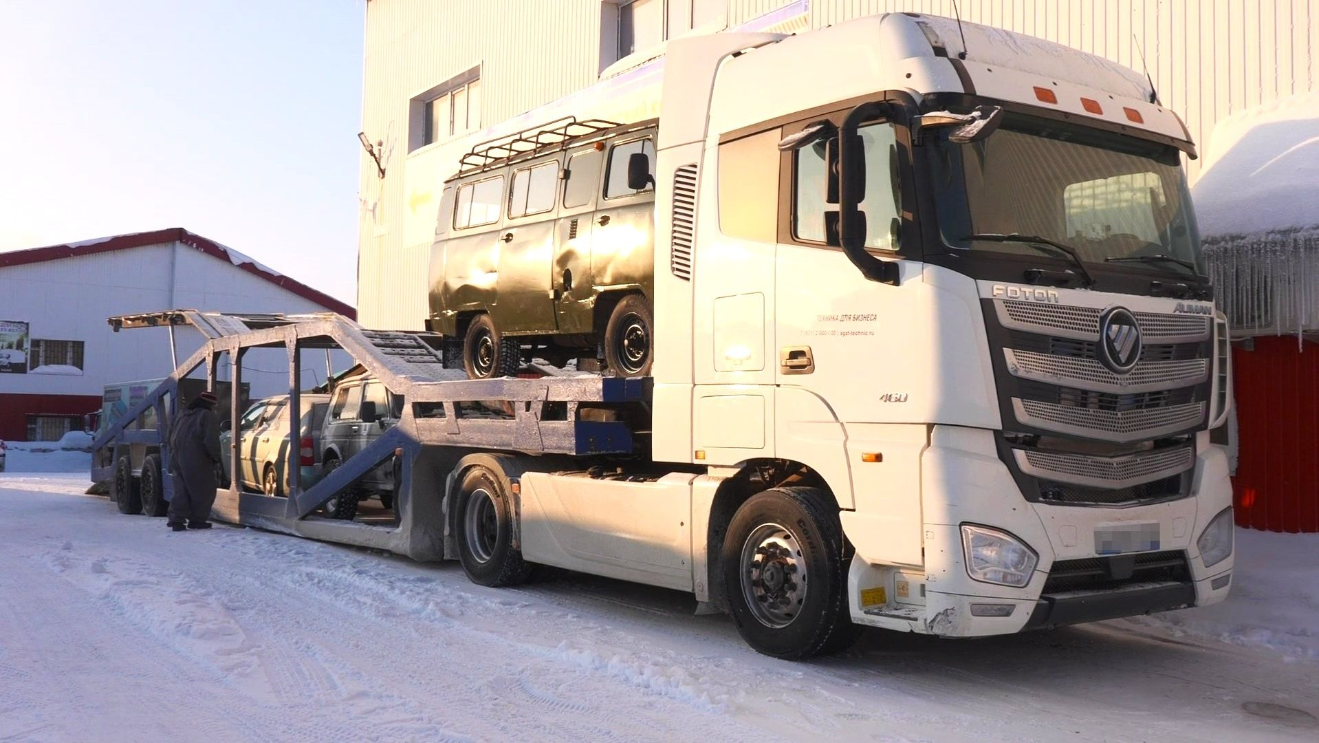 Транспорт для военнослужащих отправил Гуманитарный добровольческий корпус из Сургута смотреть онлайн