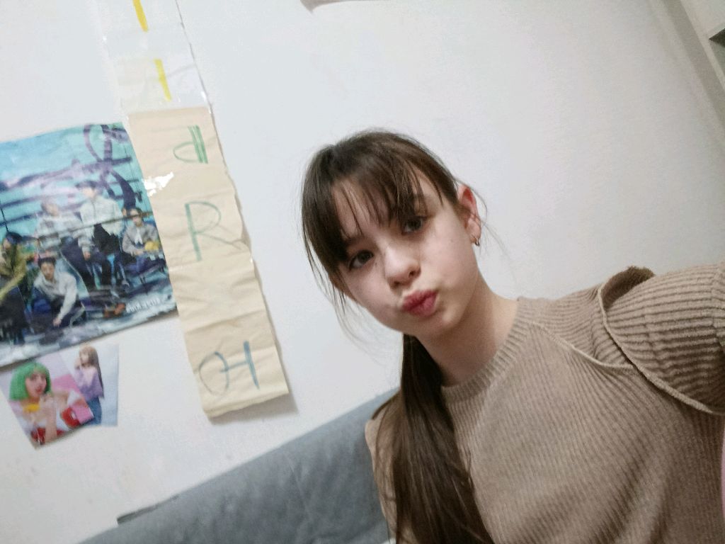 приветик подписывайся на 200 Сникерс осталось немного поднажмите смотреть онлайн