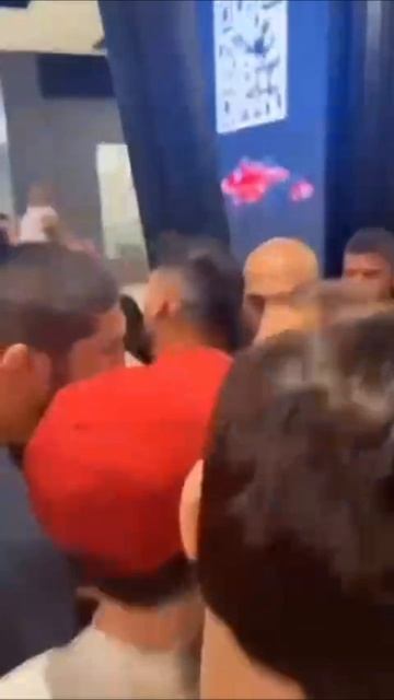 ⚡Хамзат Чимаев наехал на бойца! смотреть онлайн