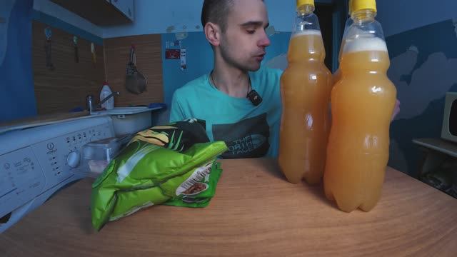 ЗАКУПИЛСЯ К СТРИМУ / РАСПАКОВКА / ОБЗОР / ПОКУПКИ / ЕДА / ЖИЗНЬ / #283 / LIVE / 30. 01. 2026 смотреть онлайн