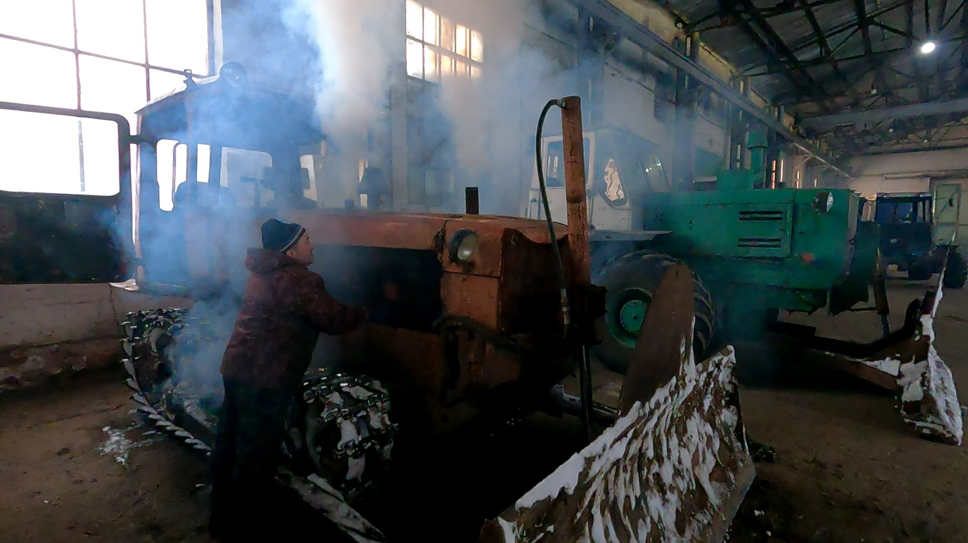 Василий уходит на спец задание... Борьба со снегом продолжается! смотреть онлайн